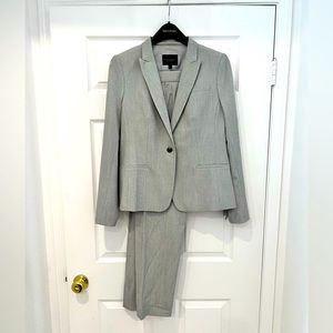 Perfect Pantsuit for the office in size 12